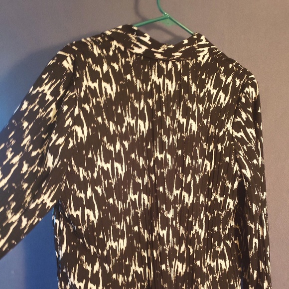 Womans Blouse - Picture 3 of 4